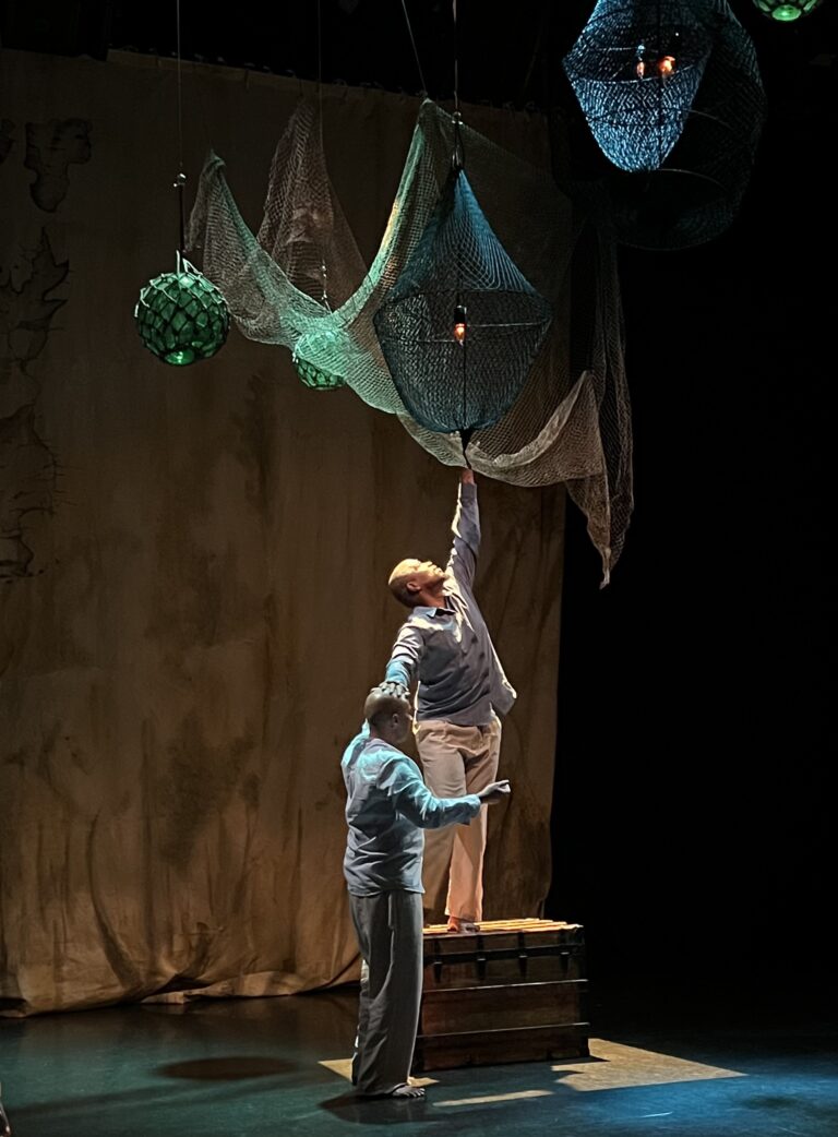 Captain and Leggatt with net_photo by Diego Alejandro González