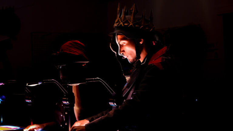 Manual Cinema_s The 4th Witch (Jeffrey Paschal) photo by Katie Doyle 1
