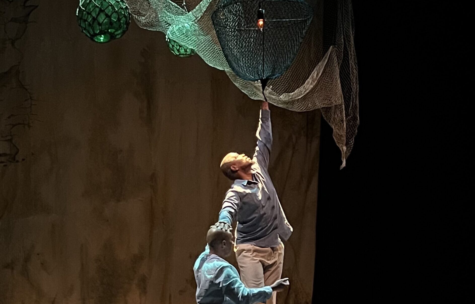 Captain-and-Leggatt-with-net_photo-by-Diego-Alejandro-Gonzalez-scaled