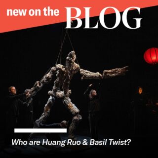 📝 New blog post! Learn more about Basil Twist & Huang Ruo, the incredible duo behind Book of Mountains and Seas. Read the post at the link in our bio!
.
Image description: A giant brown, tree-like puppet reaching toward a red lantern.
.
.
.
 #PuppetTheatre #Puppetry #CreationMyths #Ancient #PolyphonicChorus @bethmorrisonprojects @basiltwist3 @ruohuang