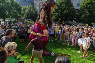 We're so excited to have the world come to our neighborhood for the World Cup! Even Little Amal enjoyed kicking the ball with some young fans.⁠
⁠