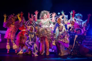 Did you know Machine Dazzle won a Creative Arts Emmy Award for costume design with Taylor Mac's 24-Decade History of Popular Music?⁠
⁠
Check out Machine Dazzle's incredible costume work at Taylor Mac and Matt Ray: Songs from Bark of Millions, OCT 15-18 in Boston.⁠
⁠
🎟️ https://bit.ly/4dT3EYF⁠
⁠
#BosArts #BostonTheatre ⁠